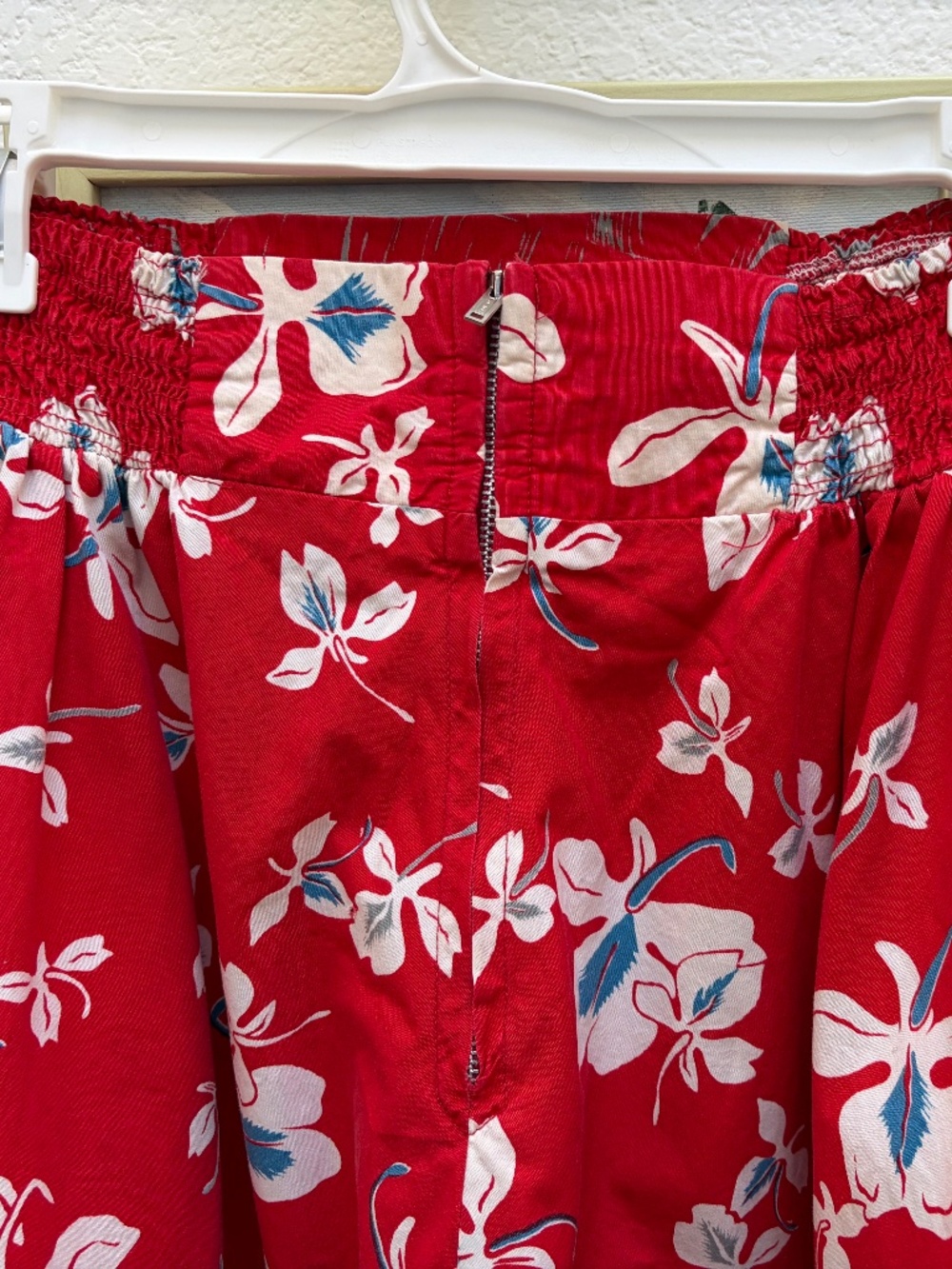 1950s-60s Hawaiian Cotton Skirt with Smocked Waist & Side Seam Pocket - Picture 14 of 15